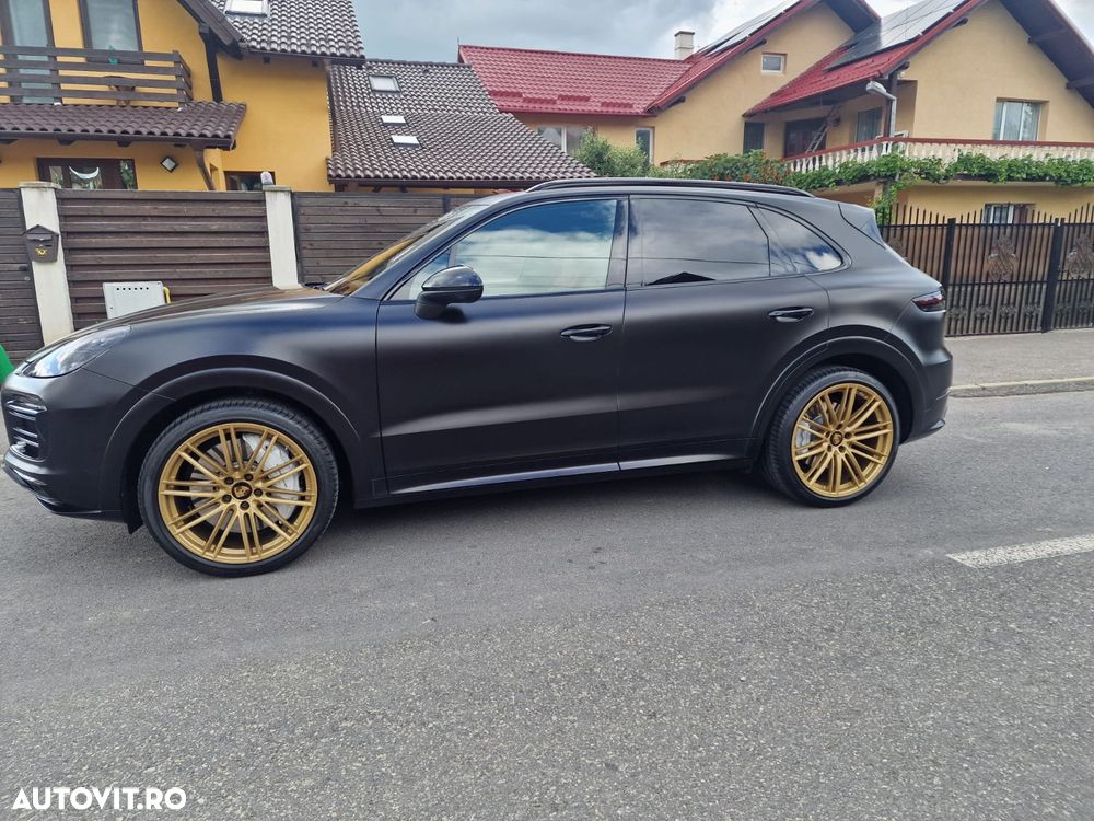 Porsche Cayenne - 4