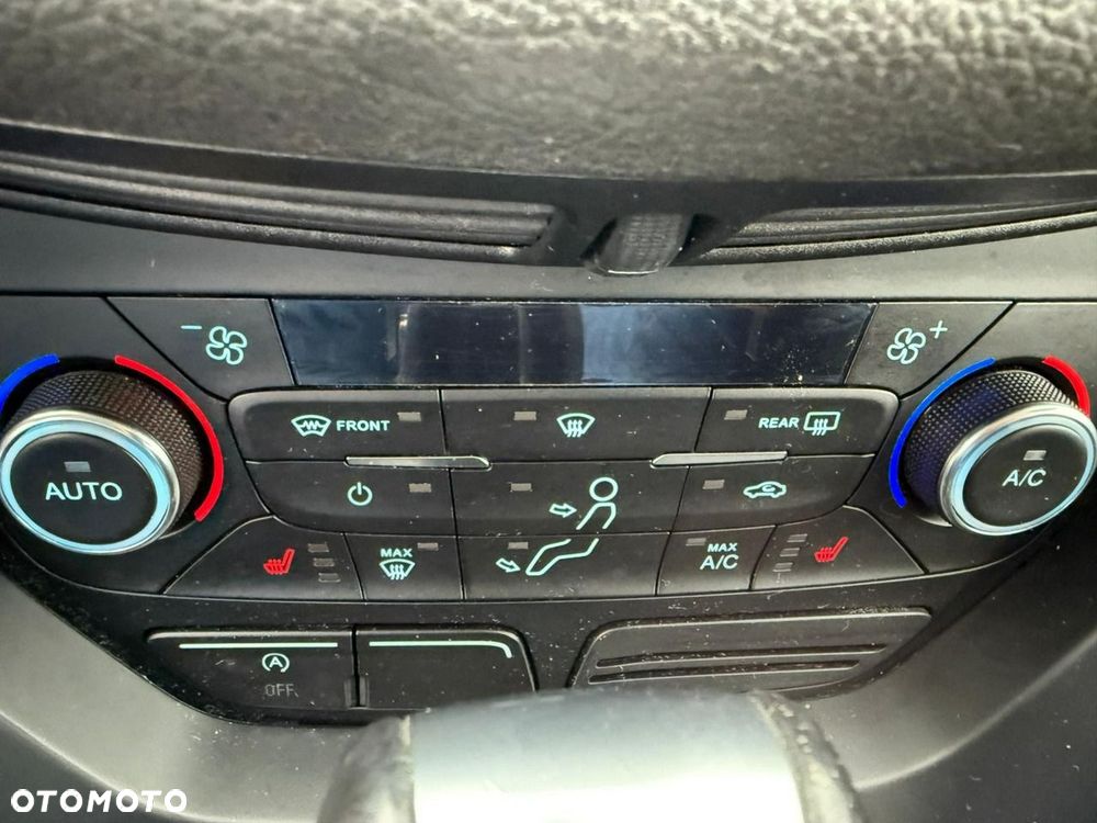 Ford Kuga - 27