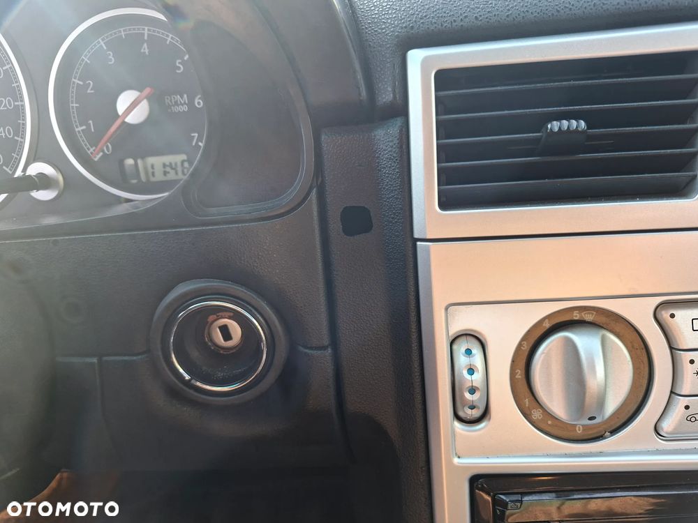 Chrysler Crossfire - 8