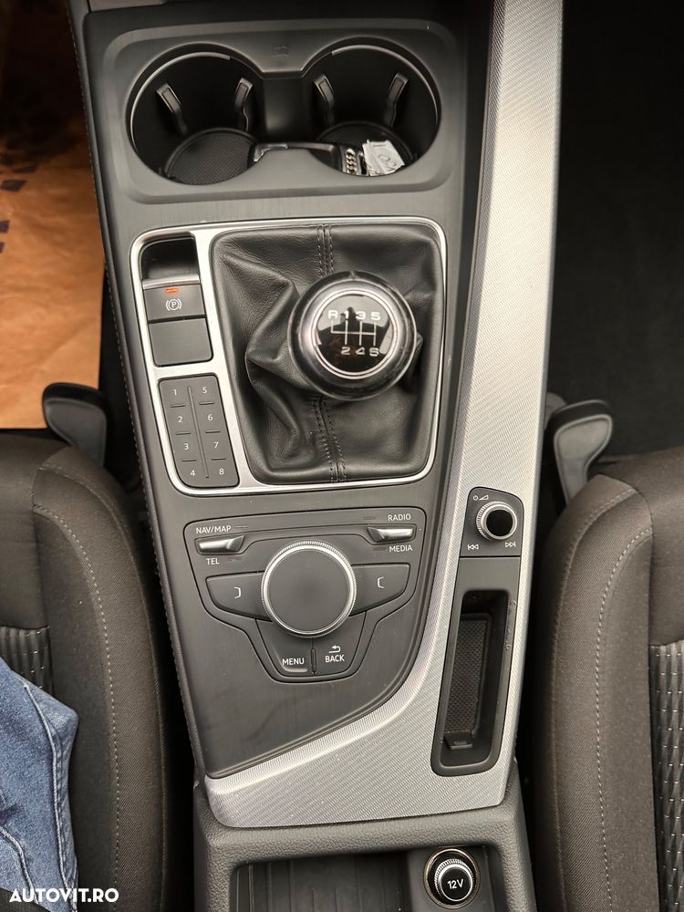 Audi A4 2.0 TDI ultra DPF Attraction - 17