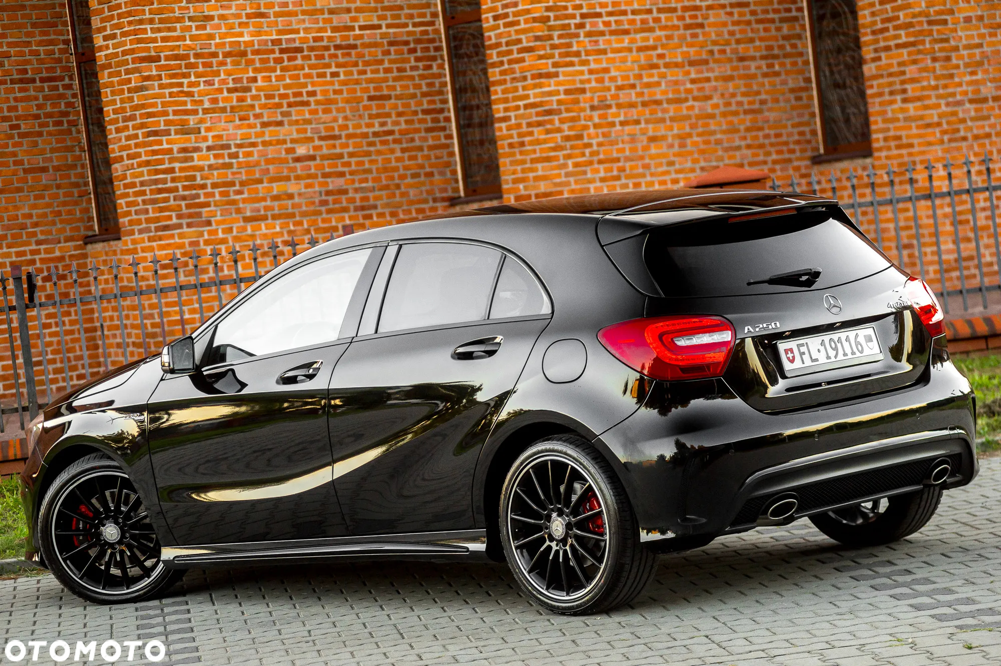 Mercedes-Benz Klasa A 250 4Matic 7G-DCT AMG Line - 13