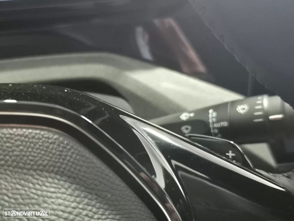 Peugeot 408 1.2 Hybrid Allure e-DCS6 - 18