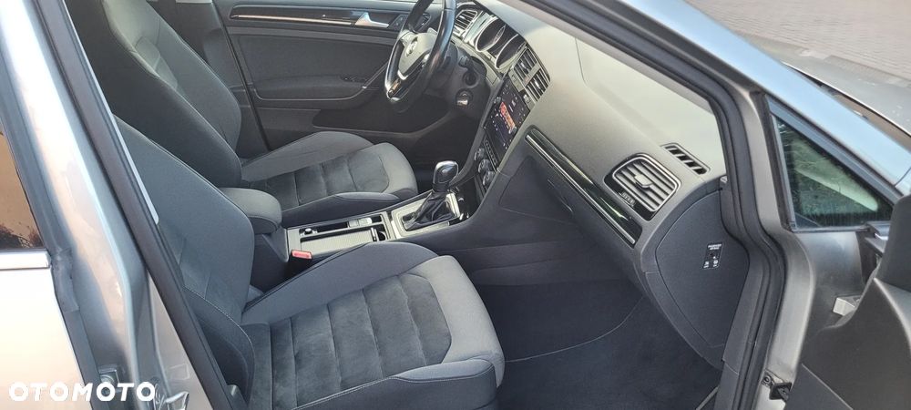 Volkswagen Golf 2.0 TDI BlueMotion Technology DSG Highline - 25