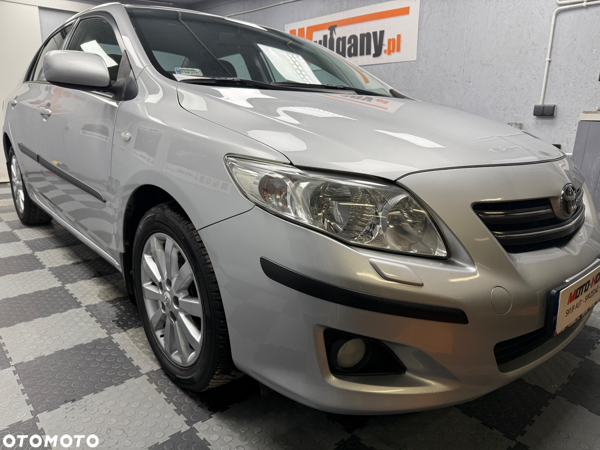 Toyota Corolla - 24