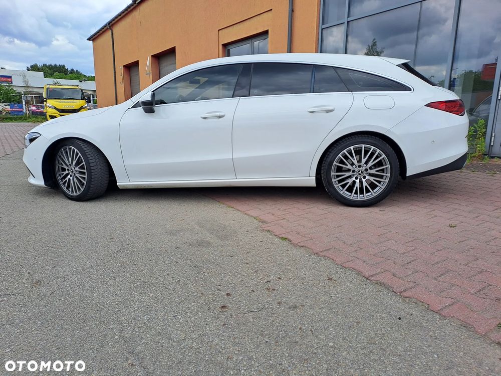 Mercedes-Benz CLA 180 Shooting Brake - 6