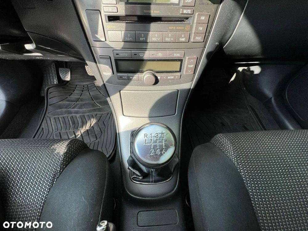 Toyota Avensis 2.2 D-CAT Executive - 14