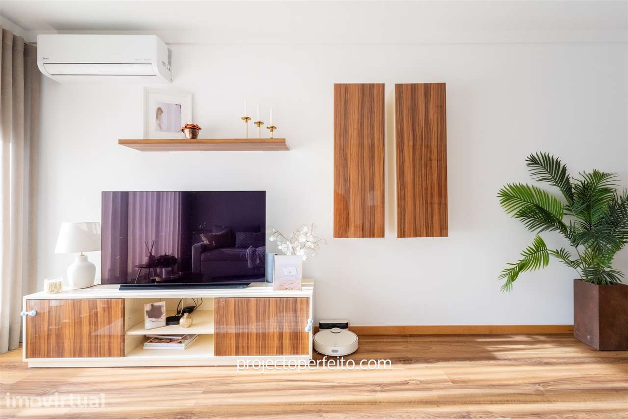 Apartamento T3, sito no último andar com 140m2 - Grande imagem: 4/19