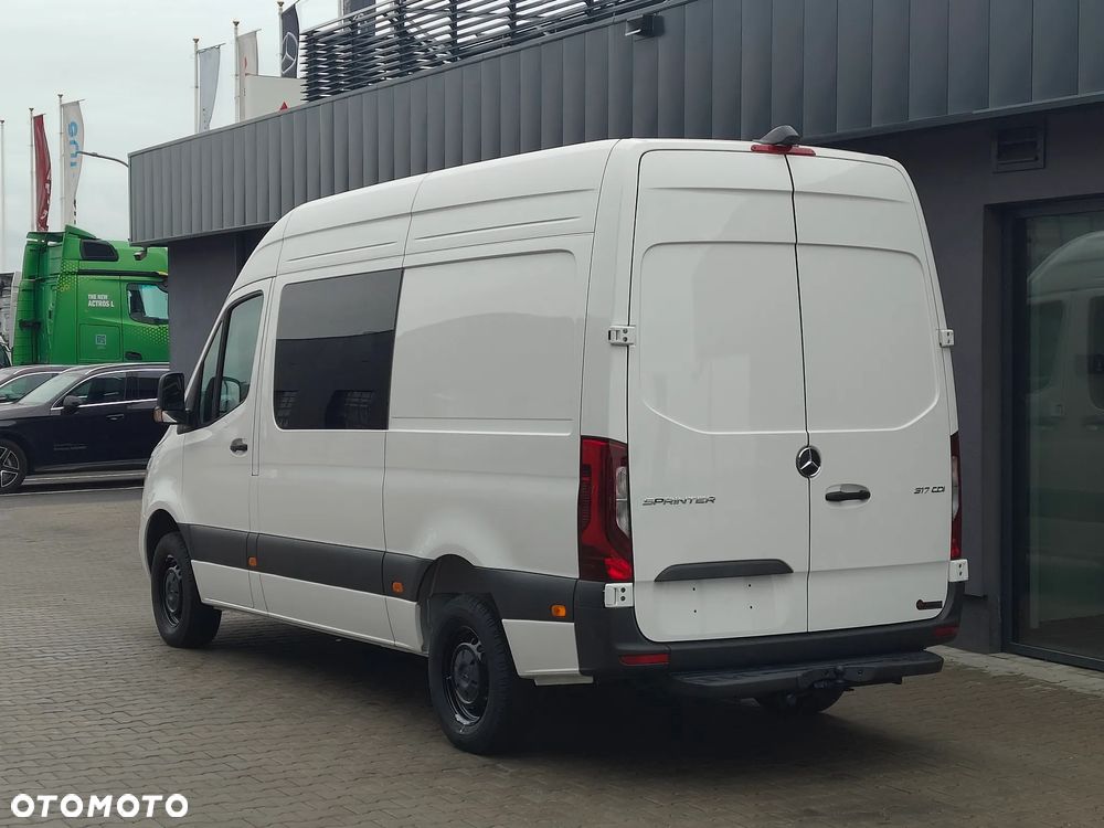 Mercedes-Benz Sprinter - 8