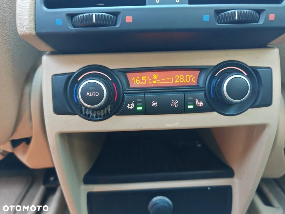 BMW X5 3.0si xDrive - 23