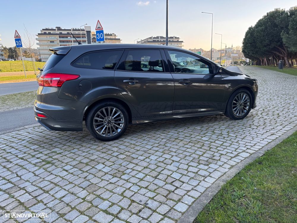 Ford Focus SW 1.5 TDCi EcoBlue ST-Line - 31