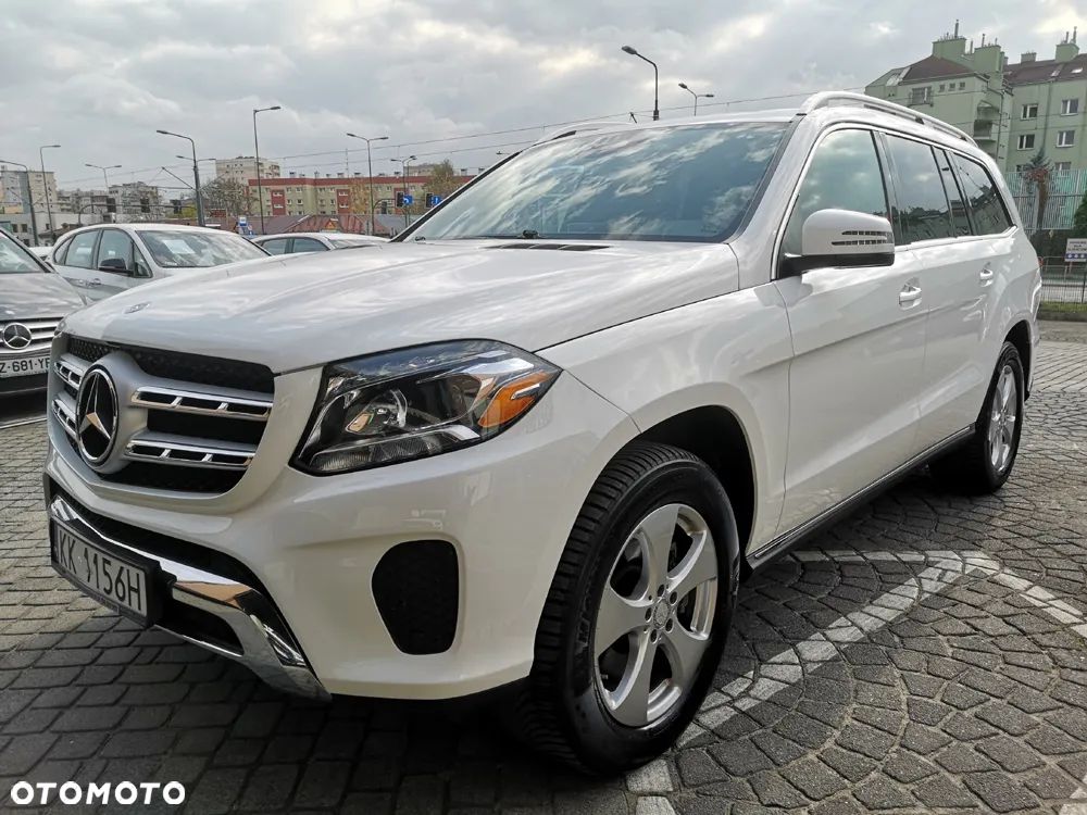 Mercedes-Benz GLS - 1