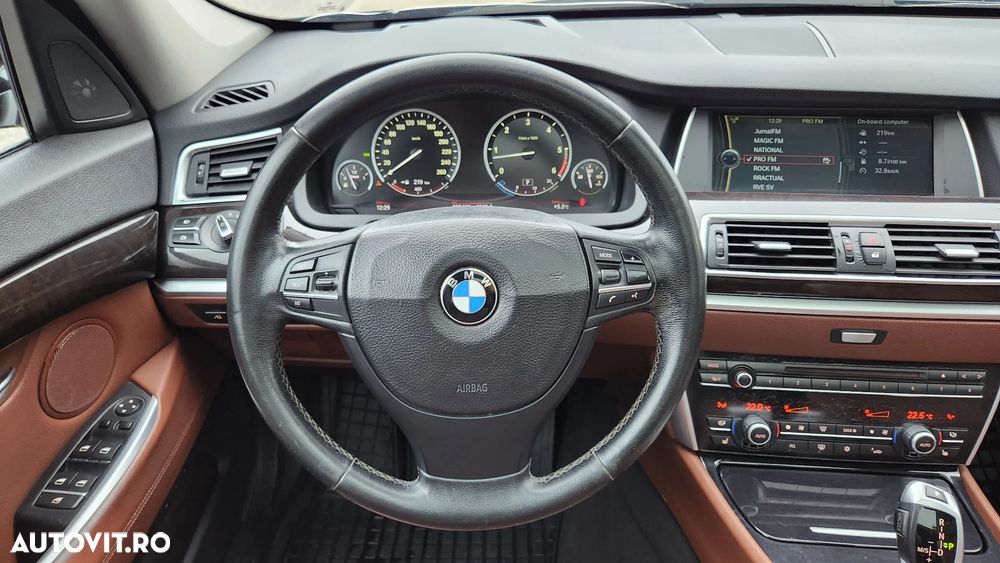 BMW Seria 5 530d xDrive Gran Turismo - 16