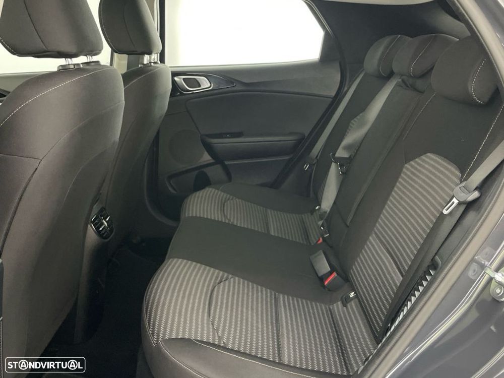 Kia XCeed 1.6 GDi PHEV Drive - 12