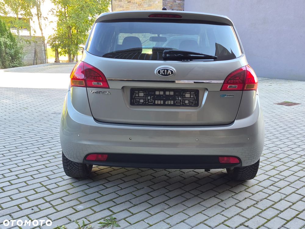 Kia Venga - 8