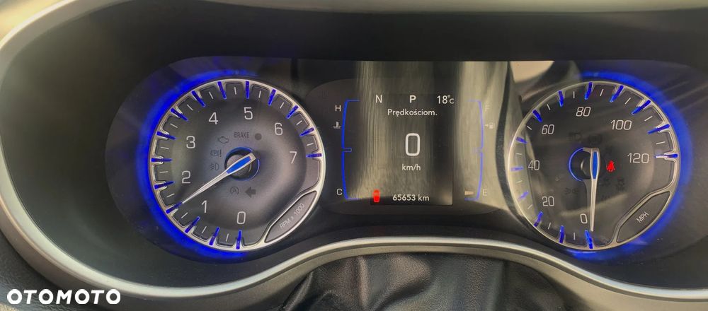 Chrysler Pacifica - 17