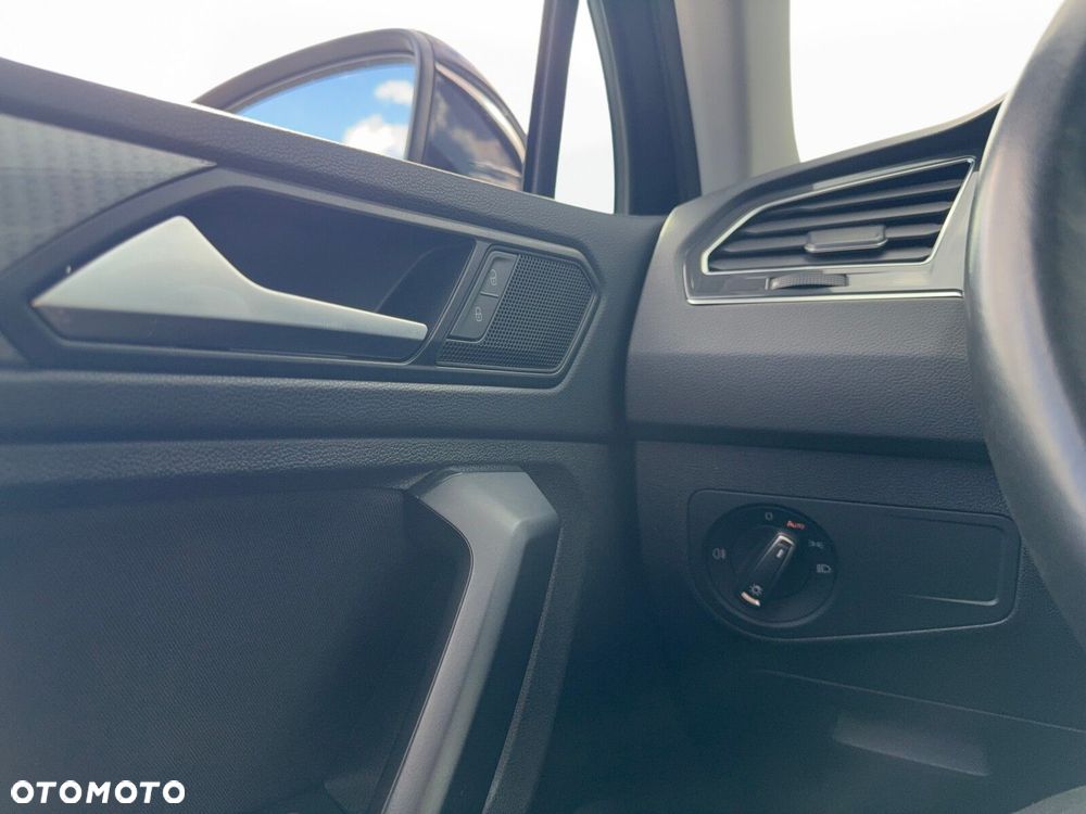Volkswagen Tiguan - 24