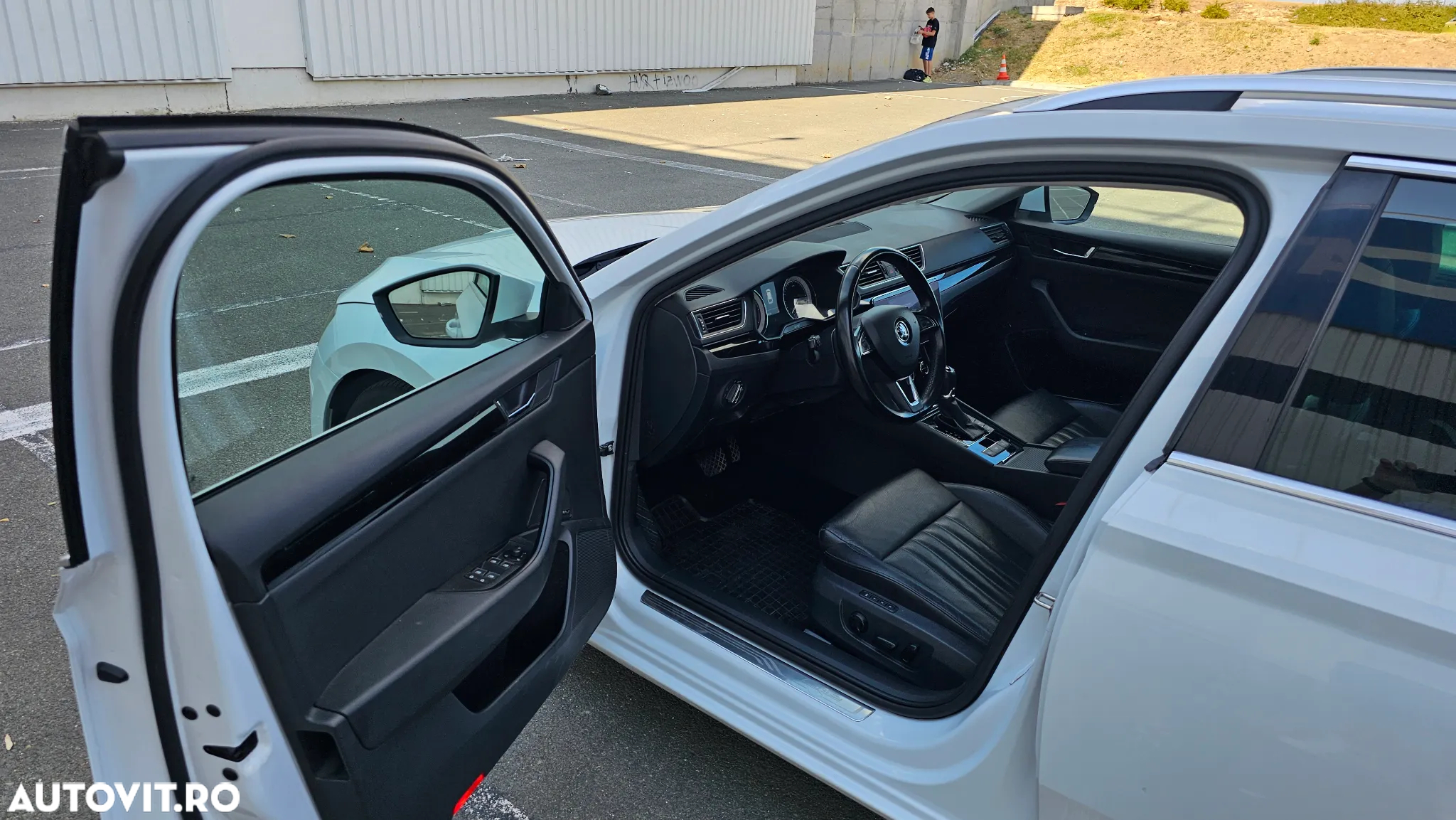 Skoda Superb 2.0 TDI DSG L&K - 11