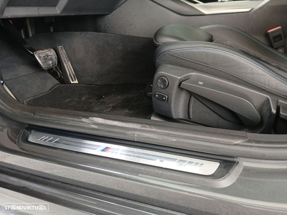 BMW 330 e Pack Desportivo M Auto - 14