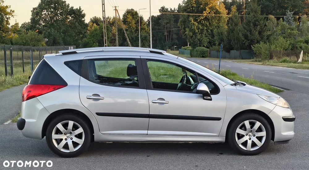 Peugeot 207 2007 photo 5