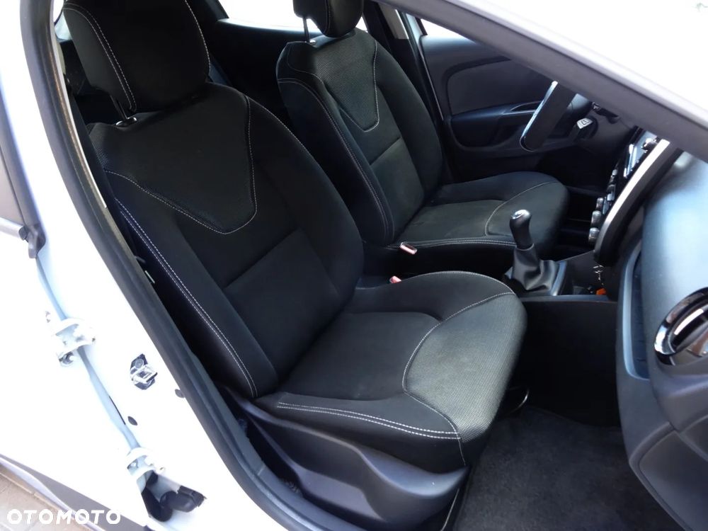 Renault Clio 1.2 16V Limited - 23