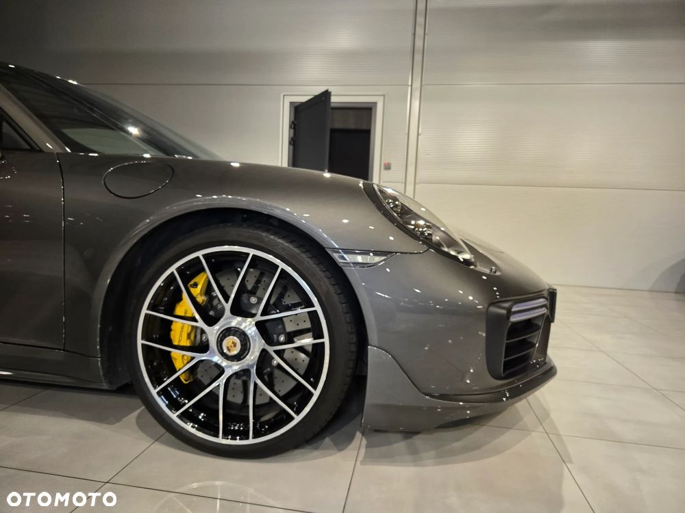 Porsche 911 Turbo S - 23