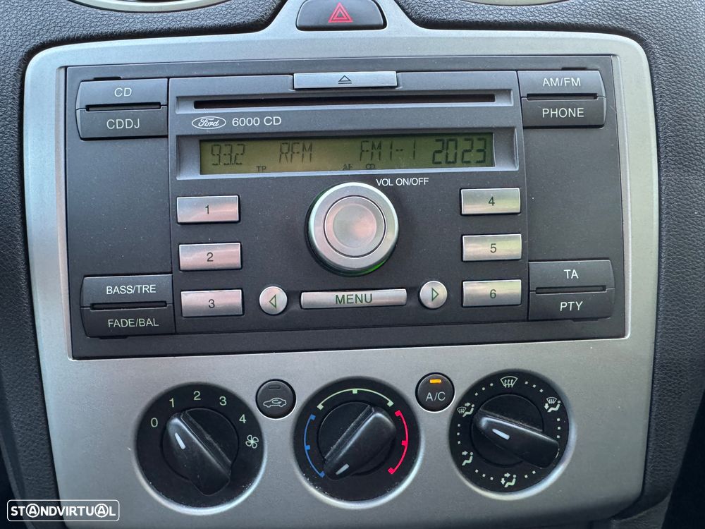Ford Focus 1.6 TDCi Sport - 32