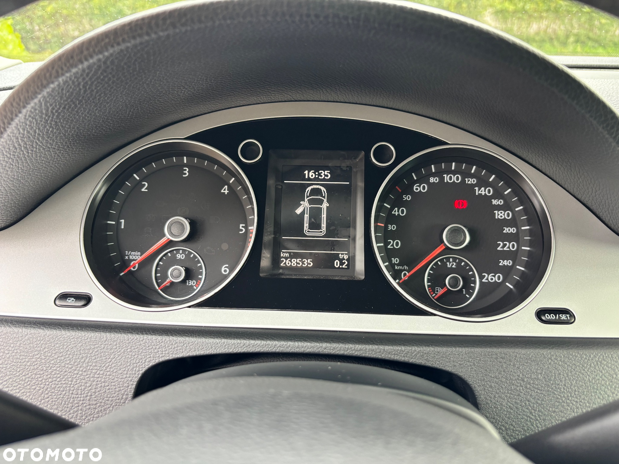 Volkswagen Passat 2.0 TDI DPF Highline - 14