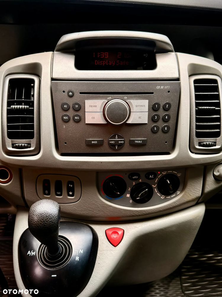 Opel Vivaro - 10