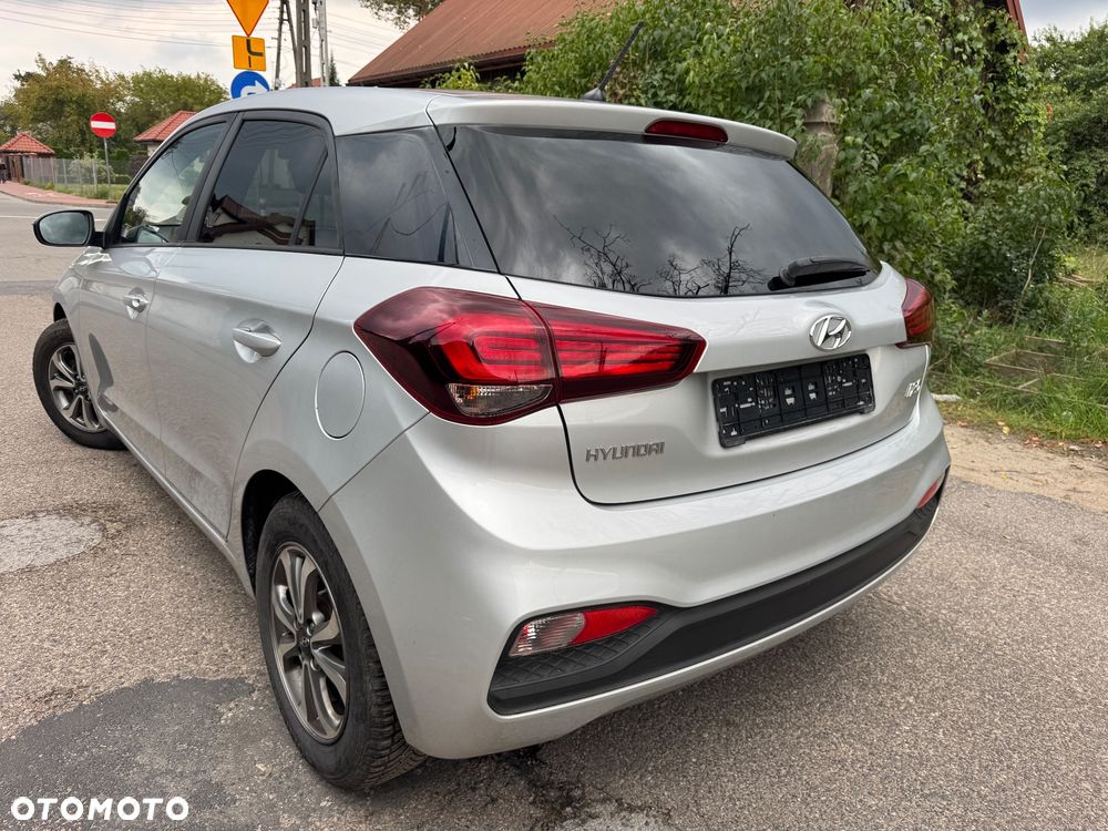 Hyundai i20 blue 1.2 Advantage+ - 6