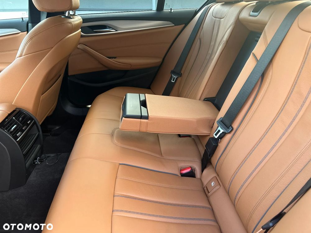 BMW Seria 5 530d xDrive M Sport sport - 28