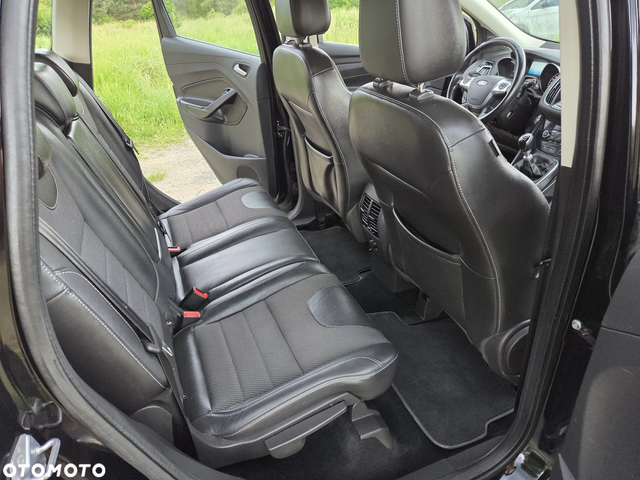Ford Kuga 2.0 TDCi 2x4 Titanium - 24