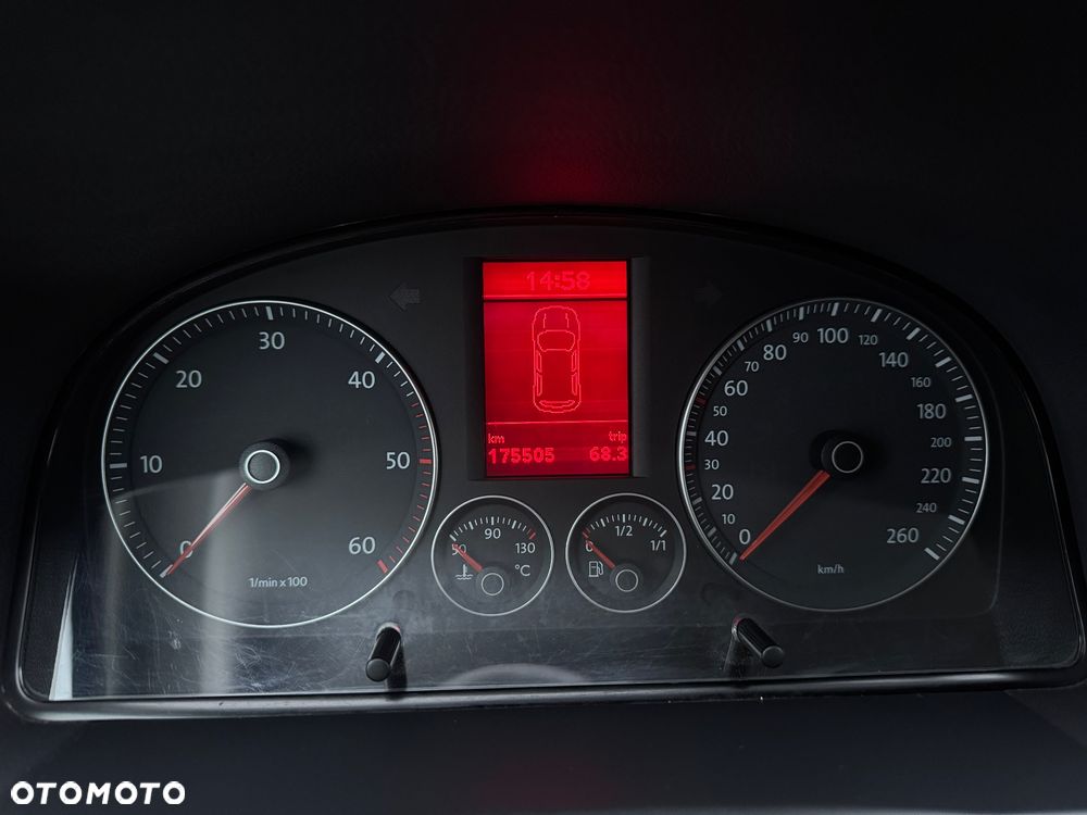 Volkswagen Touran 2.0 TDI Freestyle - 24