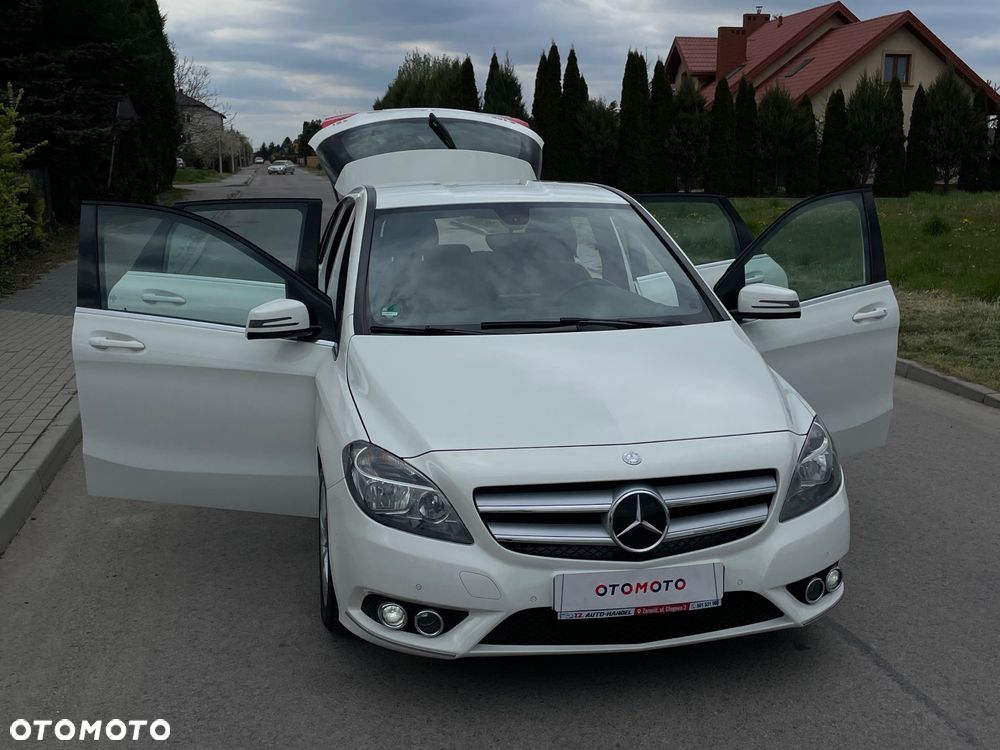 Mercedes-Benz Klasa B 180 CDI (BlueEFFICIENCY) 7G-DCT - 37