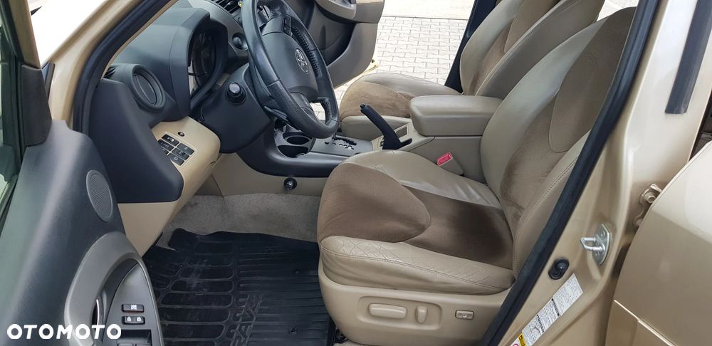 Toyota RAV4 2.2 D-CAT Prestige - 14