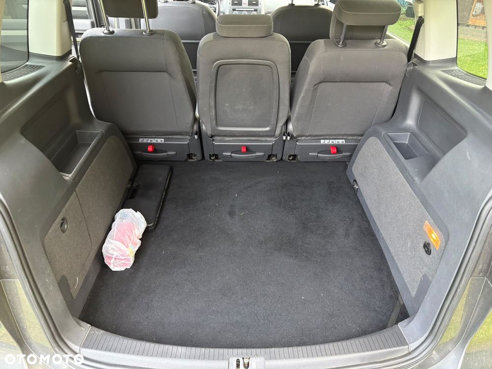 Volkswagen Touran 2.0 TDI DPF BlueMotion Technology DSG MATCH - 12