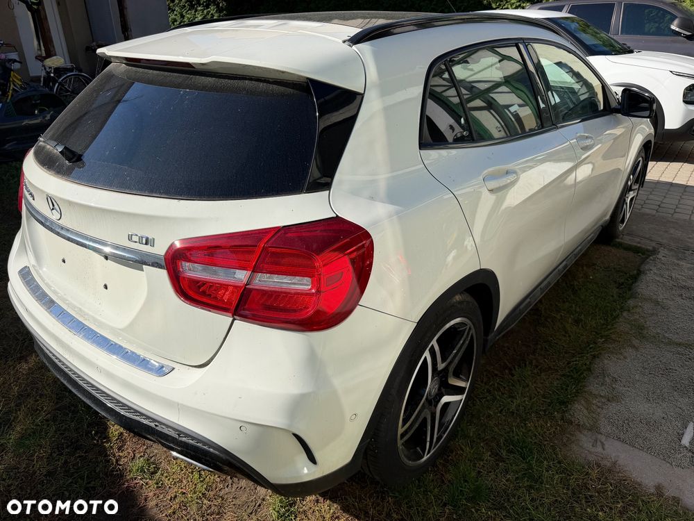 Mercedes-Benz GLA 220 CDI 7G-DCT AMG Line - 5