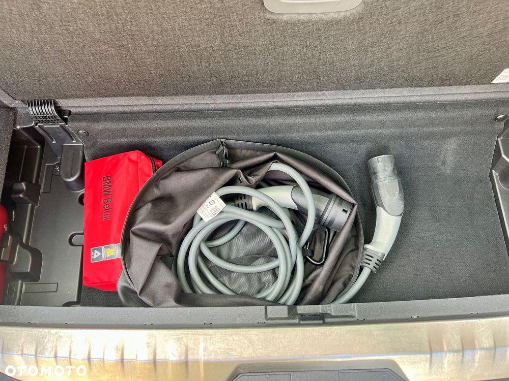 BMW Seria 3 330e PHEV xDrive - 14