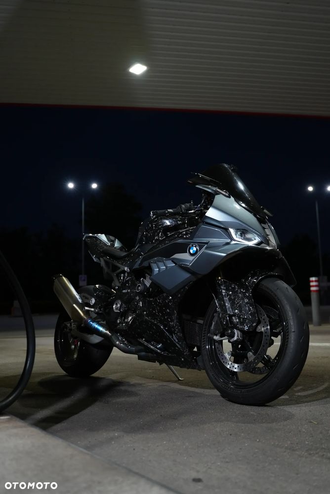 BMW S - 6