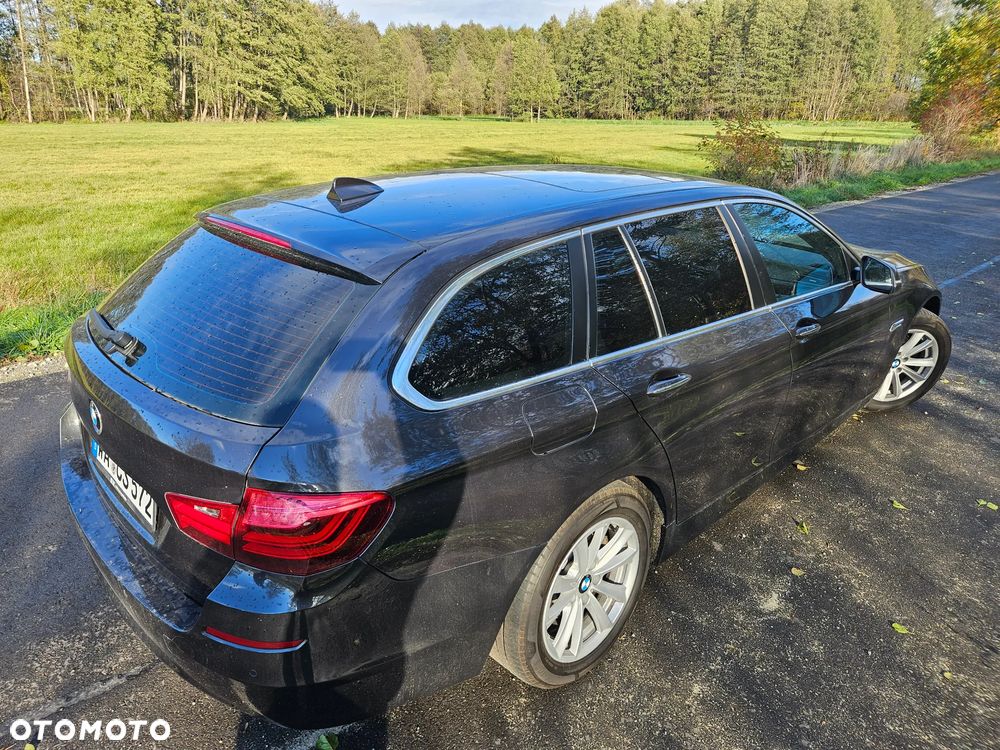 BMW Seria 5 520d xDrive Touring - 12