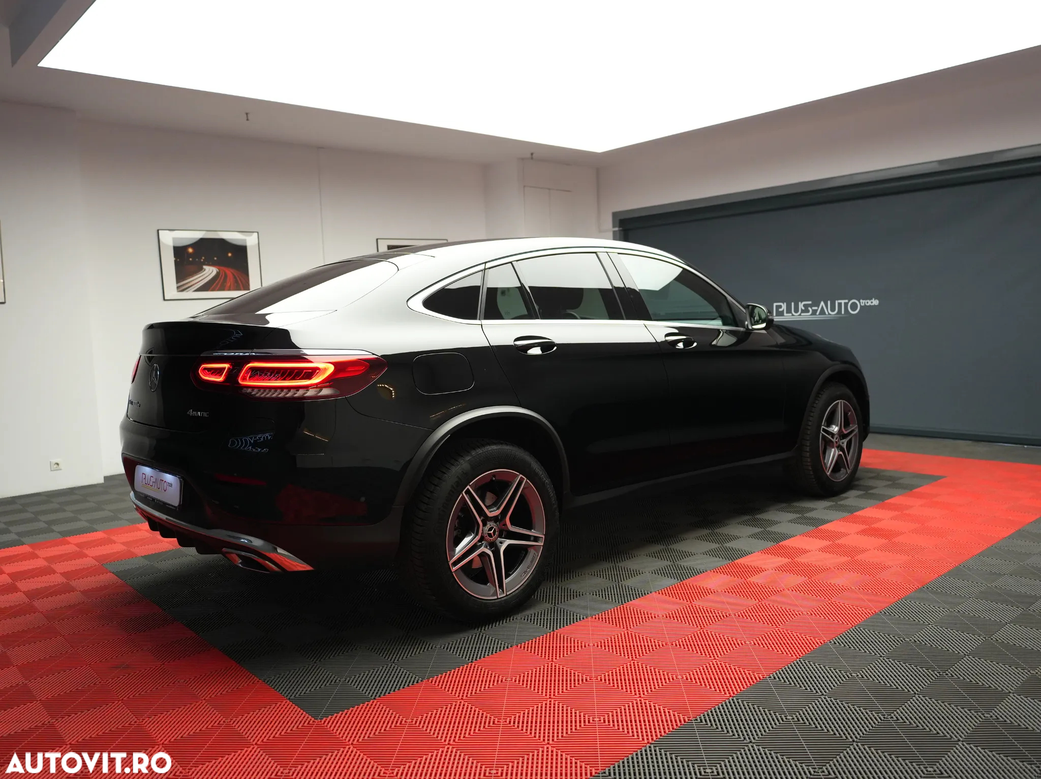 Mercedes-Benz GLC 300 4MATIC MHEV - 8