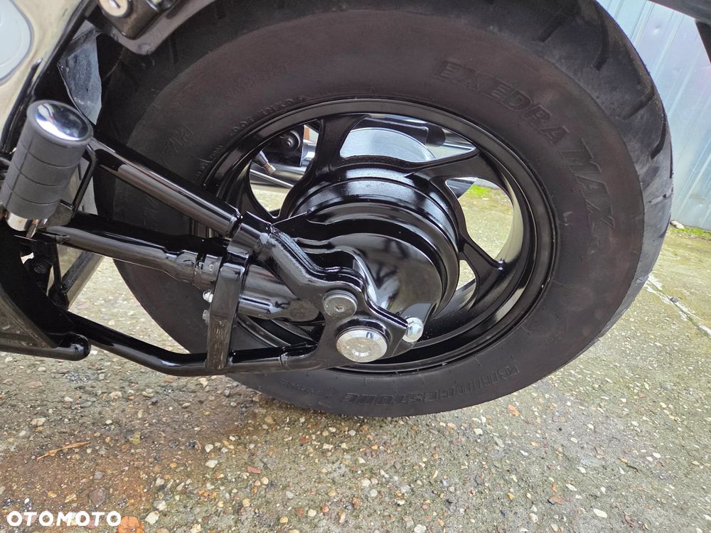 Suzuki Intruder - 23