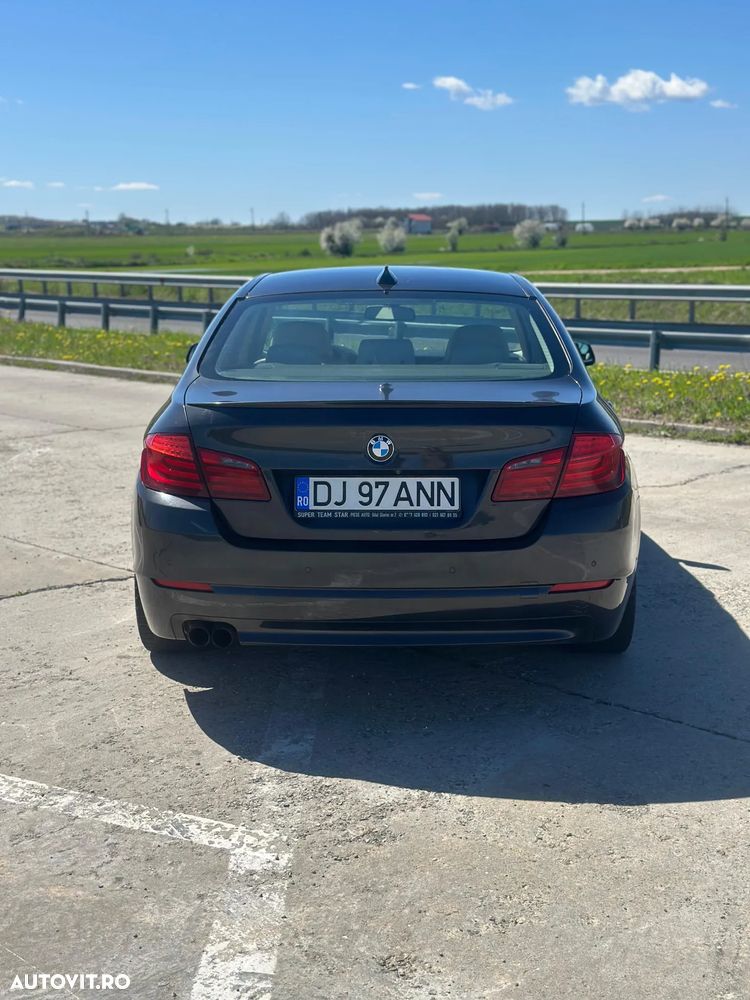 BMW Seria 5 525d Aut. Luxury Line - 6