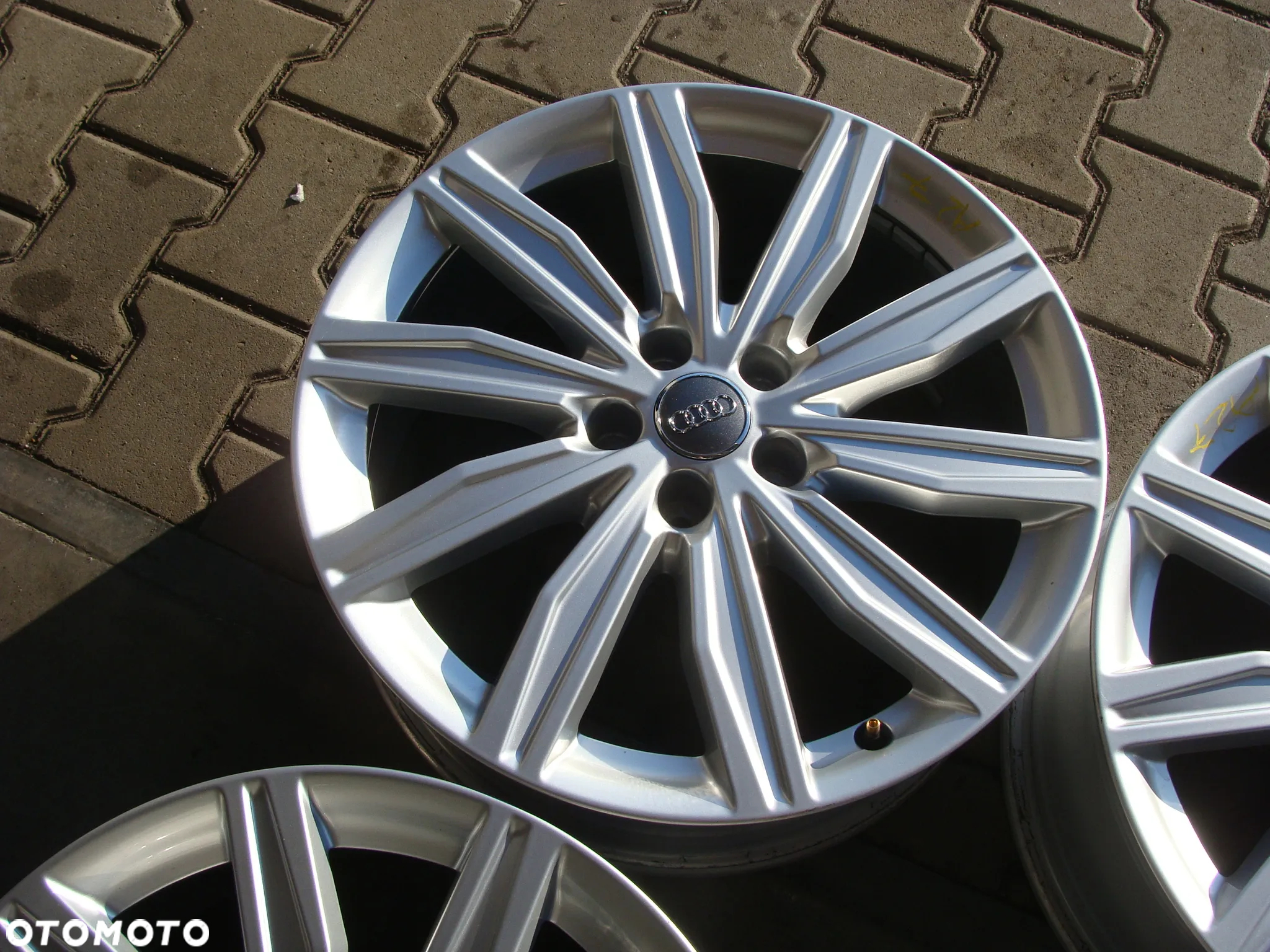 A27 5x112 Audi A6 C8 C6 C7 Q5 FY 8R A4 B7 B8 B9 Q2 Q3 8jx19 et39 - 5