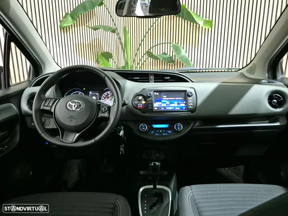 Toyota Yaris 1.5 HSD Comfort +P.Style+P.Techno - 10