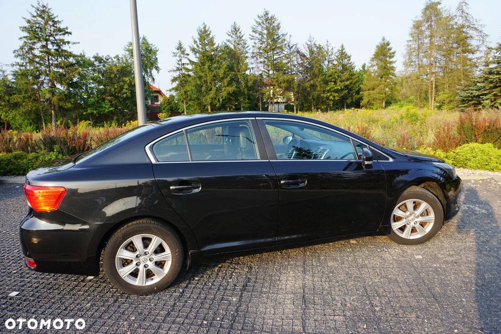 Toyota Avensis 1.8 Premium MS - 7