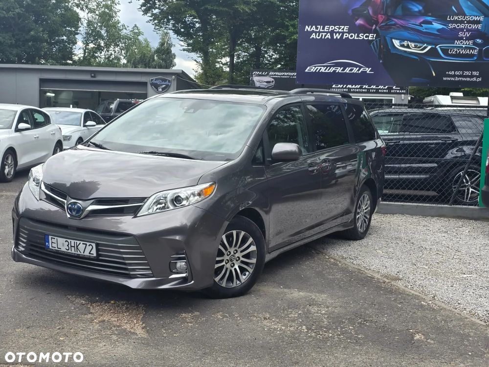 Toyota Sienna - 2