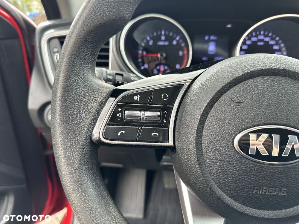 Kia Ceed - 16