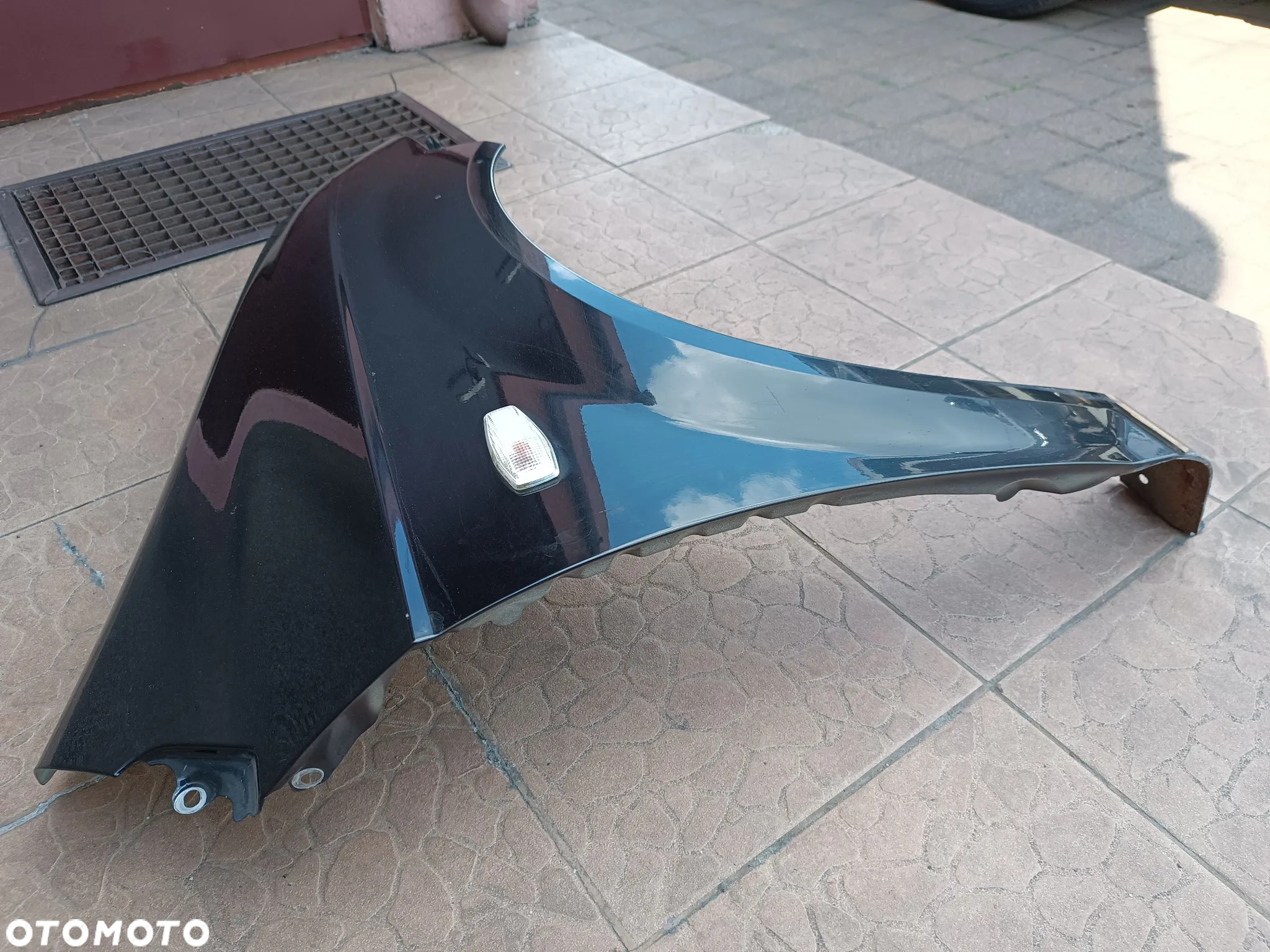 Hyundai Getz FL LIFT (2006-2010) błotnik PRAWY przód przedni Czarny kod lakieru EB - 3