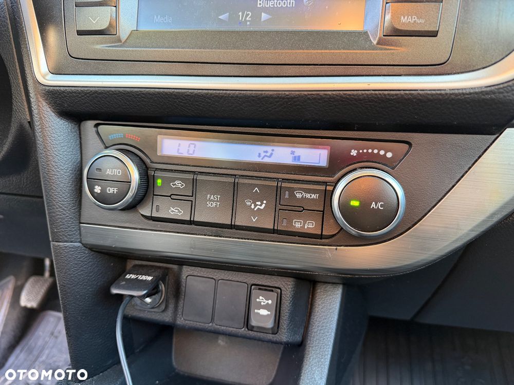Toyota Auris 1.4 D-4D Premium - 22