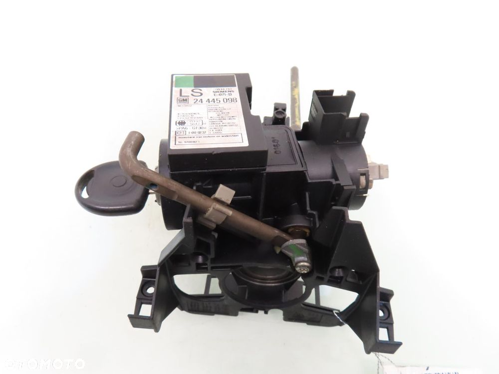 STACYJKA OPEL ZAFIRA A 90589313 90589389 24413106 - 1